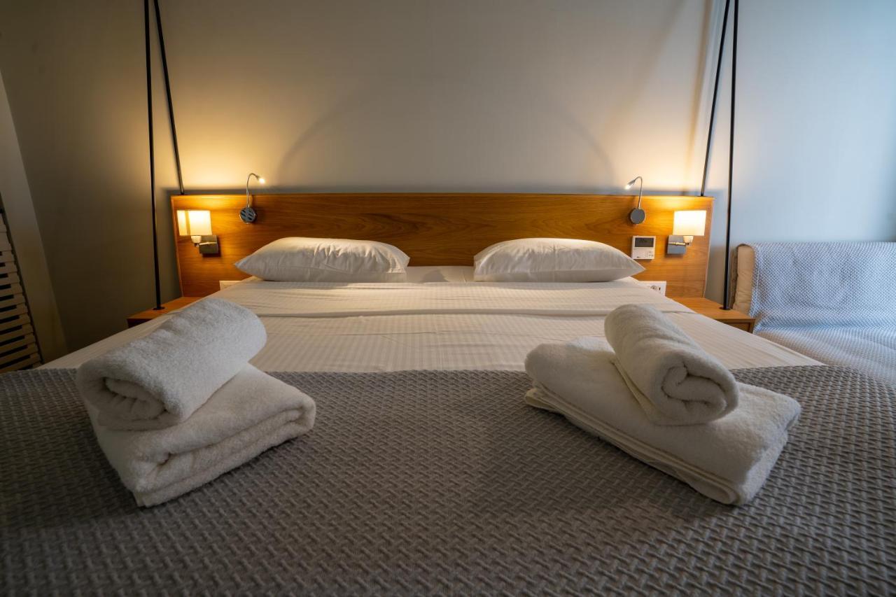 Meltemi Excelsior Suites Períssa Eksteriør bilde