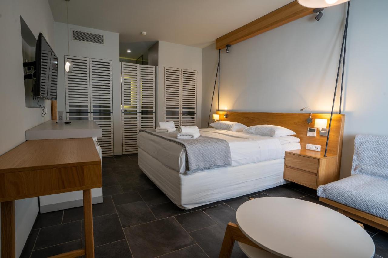 Meltemi Excelsior Suites Períssa Eksteriør bilde