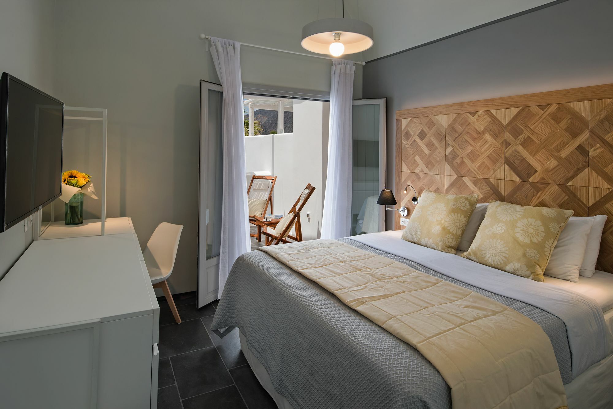 Meltemi Excelsior Suites Períssa Eksteriør bilde
